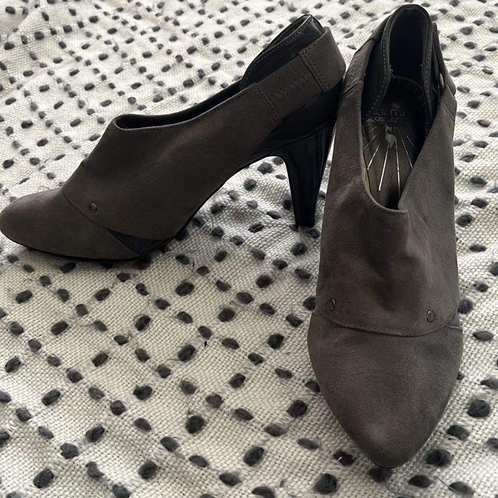 Limited Collection Grey Heels - Picture 2 of 8
